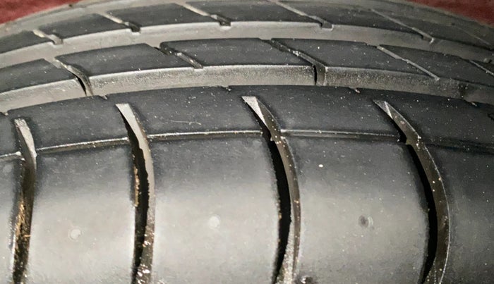 2014 Hyundai Elite i20 MAGNA 1.2, Petrol, Manual, 56,694 km, Right Rear Tyre Tread