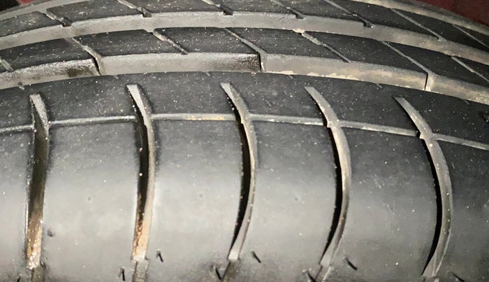 2014 Hyundai Elite i20 MAGNA 1.2, Petrol, Manual, 56,694 km, Left Front Tyre Tread