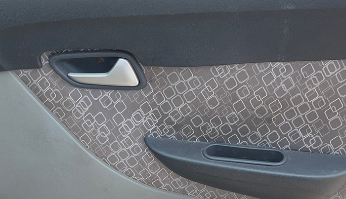 2017 Maruti Alto 800 LXI, Petrol, Manual, 57,731 km, Driver Side Door Panels Control