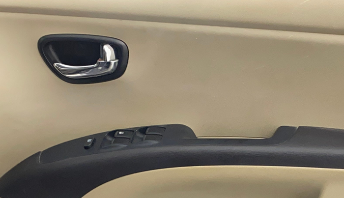 2013 Hyundai i10 SPORTZ 1.1, Petrol, Manual, 46,333 km, Driver Side Door Panels Control