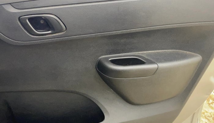 2020 Renault Kwid RXT 0.8, Petrol, Manual, 56,213 km, Driver Side Door Panels Control