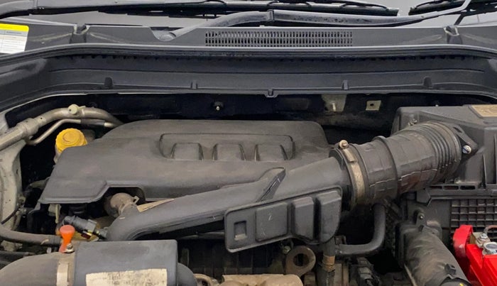 2023 Mahindra XUV300 W6 1.2 PETROL AMT, Petrol, Automatic, 33,518 km, Engine View