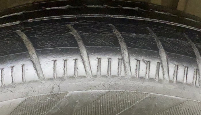 2017 Tata Tiago XZ PETROL, Petrol, Manual, 91,249 km, Right Rear Tyre Tread