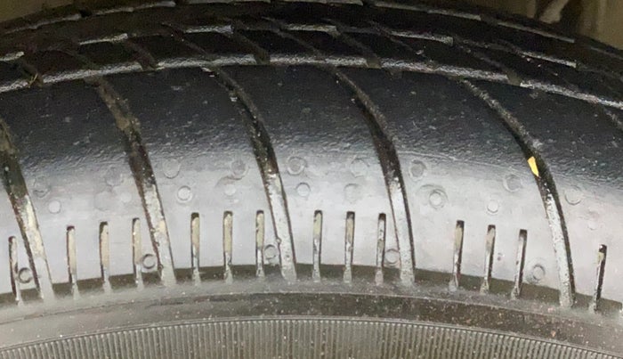 2017 Tata Tiago XZ PETROL, Petrol, Manual, 91,249 km, Right Front Tyre Tread