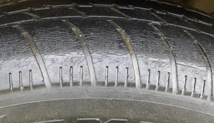 2017 Tata Tiago XZ PETROL, Petrol, Manual, 91,249 km, Left Front Tyre Tread