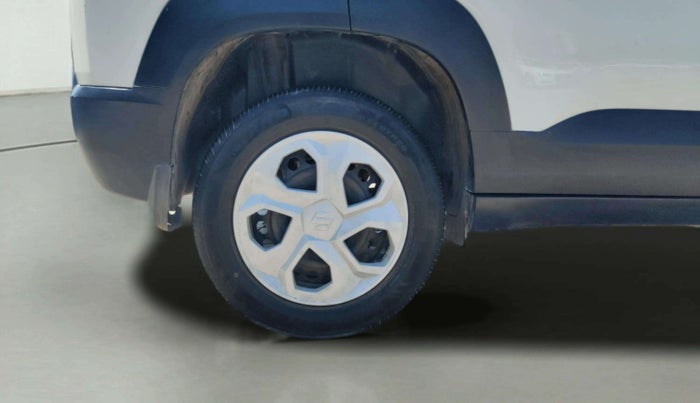 2023 Maruti BREZZA VXI SMART HYBRID, Petrol, Manual, 60,306 km, Right Rear Wheel