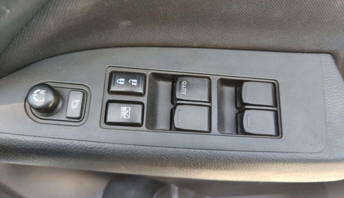 2023 Maruti BREZZA VXI SMART HYBRID, Petrol, Manual, 60,306 km, Driver Side Door Panels Control