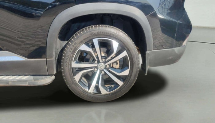 2023 MG HECTOR PLUS SHARP PRO 2.0 TURBO DIESEL 7 STR, Diesel, Manual, 28,236 km, Left Rear Wheel