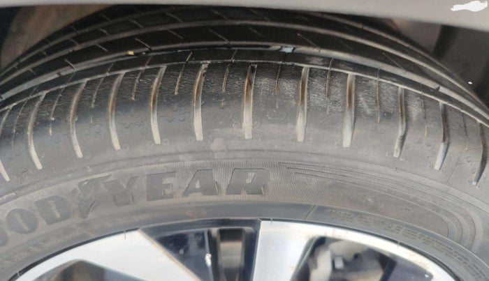 2023 MG HECTOR PLUS SHARP PRO 2.0 TURBO DIESEL 7 STR, Diesel, Manual, 28,236 km, Left Rear Tyre Tread