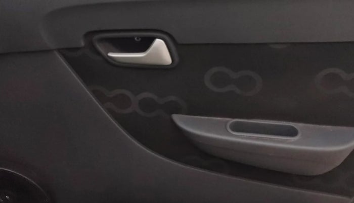 2014 Maruti Alto 800 LXI, Petrol, Manual, 1,19,864 km, Driver Side Door Panels Control