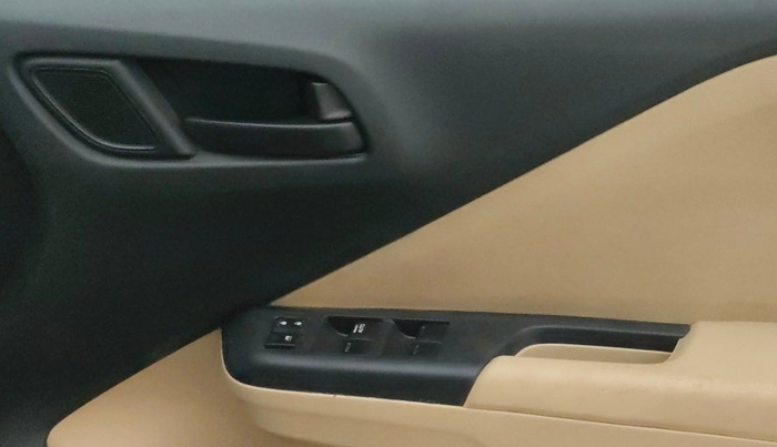 2016 Honda City 1.5L I-VTEC SV CVT, Petrol, Automatic, 82,343 km, Driver Side Door Panels Control