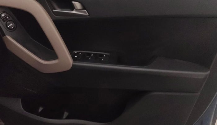 2015 Hyundai Creta SX PLUS 1.6 PETROL, Petrol, Manual, 61,837 km, Driver Side Door Panels Control