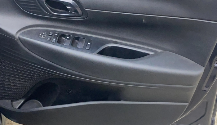 2023 Hyundai NEW I20 Sportz 1.2 IVT, Petrol, Automatic, 32,945 km, Driver Side Door Panels Control