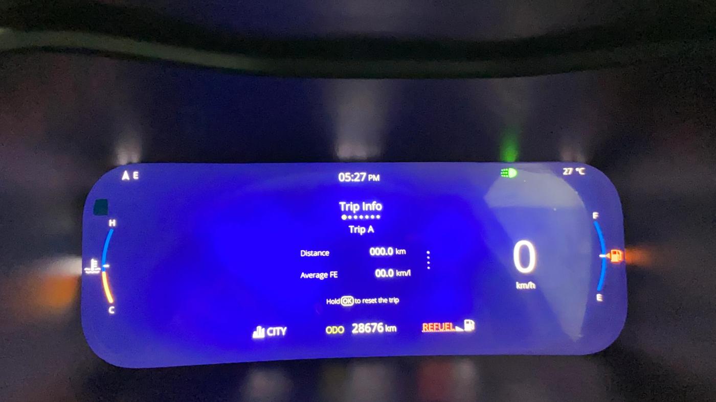 2024 Tata NEXON FEARLESS DUAL TONE 1.2 PETROL, Petrol, Manual, 28,661 km, Odometer Image