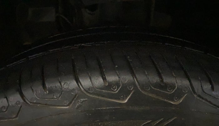 2023 Tata Tiago XT CNG, CNG, Manual, 27,707 km, Left Front Tyre Tread