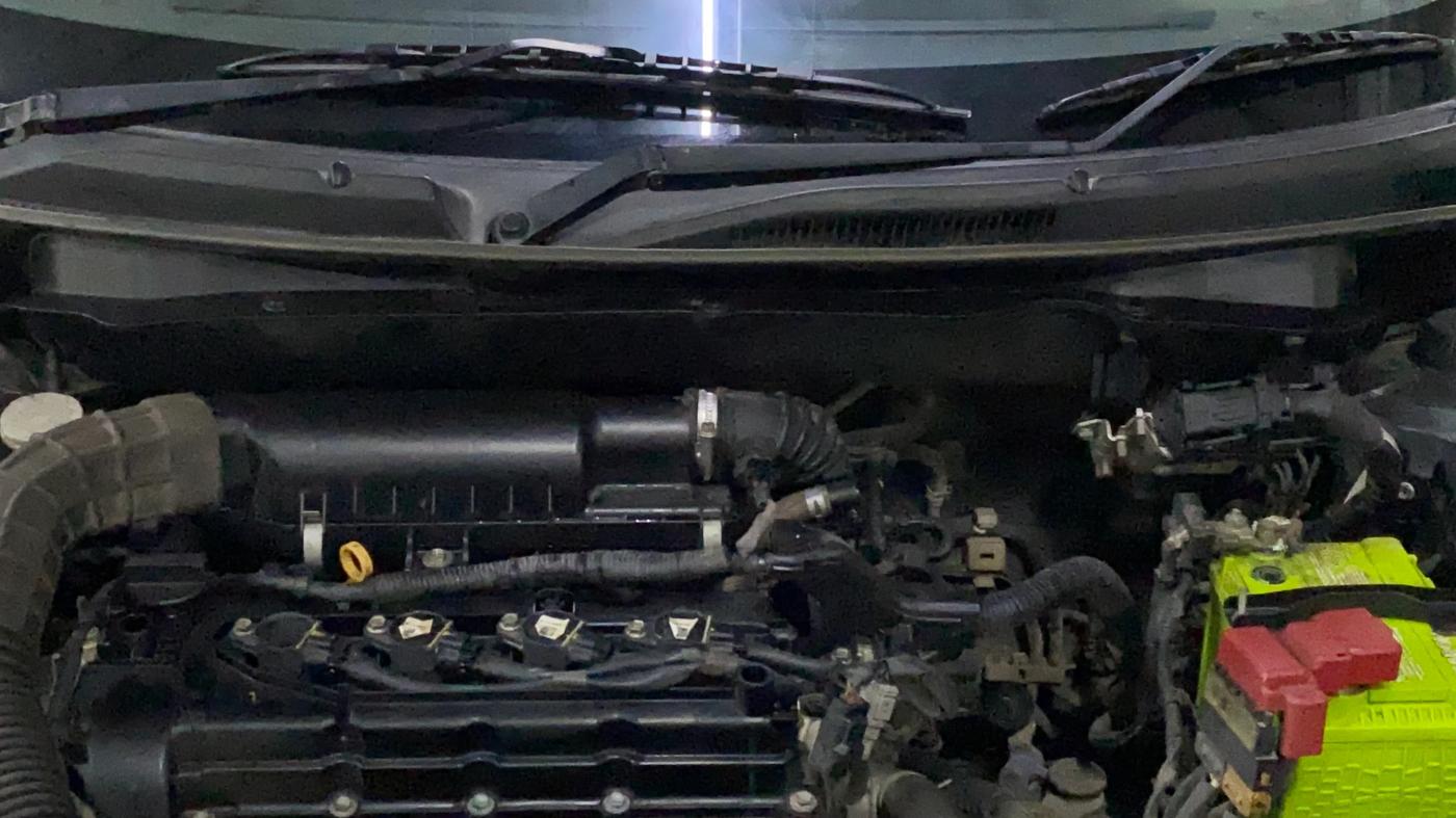 2017 Maruti Dzire VXI, Petrol, Manual, 80,327 km, Engine View