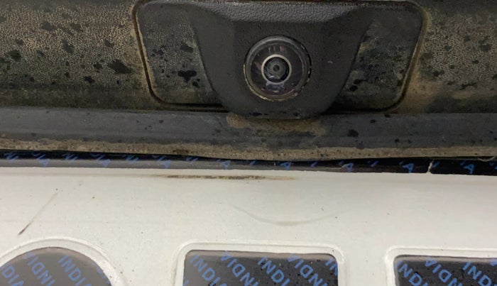 2024 Mahindra XUV 3XO AX5 1.2 L TCMPFi, Petrol, Manual, 28,471 km, Parking Camera