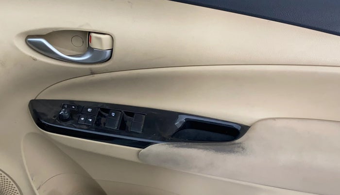 2021 Toyota YARIS G MT, Petrol, Manual, 60,417 km, Driver Side Door Panels Control