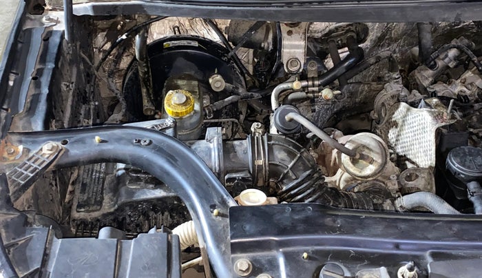 2016 Mahindra TUV300 T4, Diesel, Manual, 45,086 km, Engine View - Right