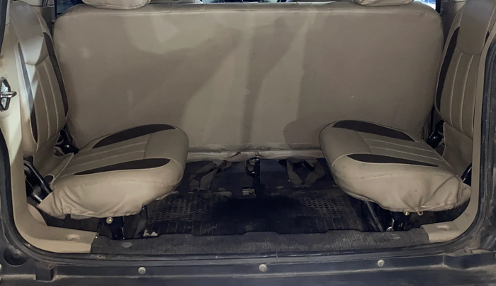 2016 Mahindra TUV300 T4, Diesel, Manual, 45,086 km, Boot Inside