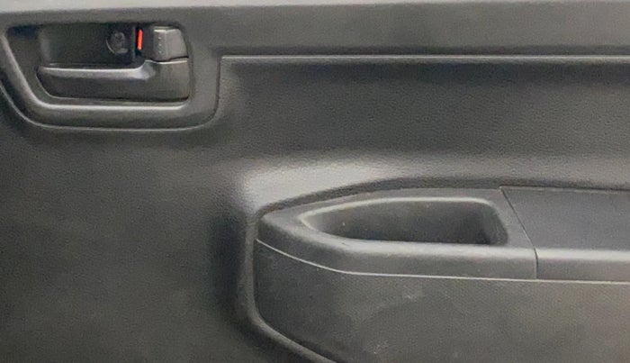 2019 Maruti S PRESSO VXI PLUS AMT, Petrol, Automatic, 72,936 km, Driver Side Door Panels Control