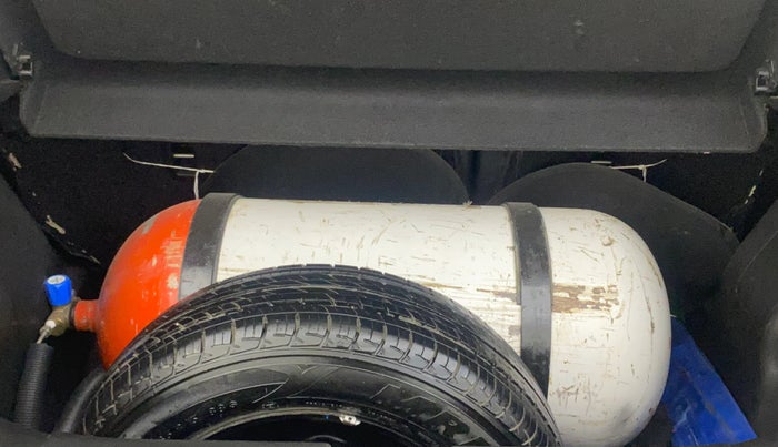 2017 Maruti Baleno DELTA PETROL 1.2, CNG, Manual, 64,235 km, Boot Inside