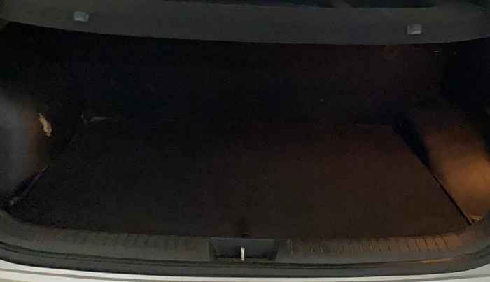 2016 Hyundai Creta SX PLUS 1.6 PETROL, Petrol, Manual, 61,854 km, Boot Inside