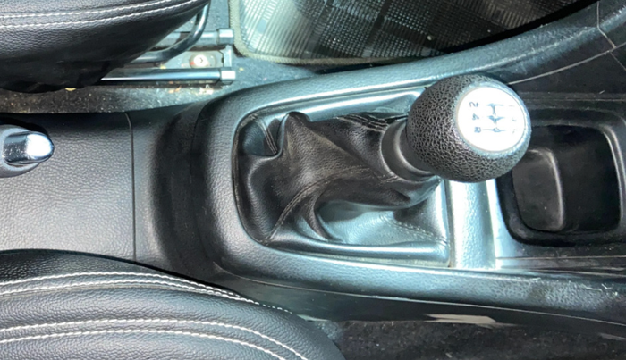 2017 Maruti Swift VXI, Petrol, Manual, 49,782 km, Gear Lever