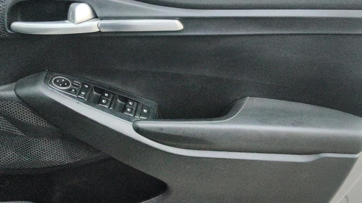 2019 KIA SELTOS HTK PLUS 1.5, Petrol, Manual, 1,48,858 km, Driver Side Door Panels Control