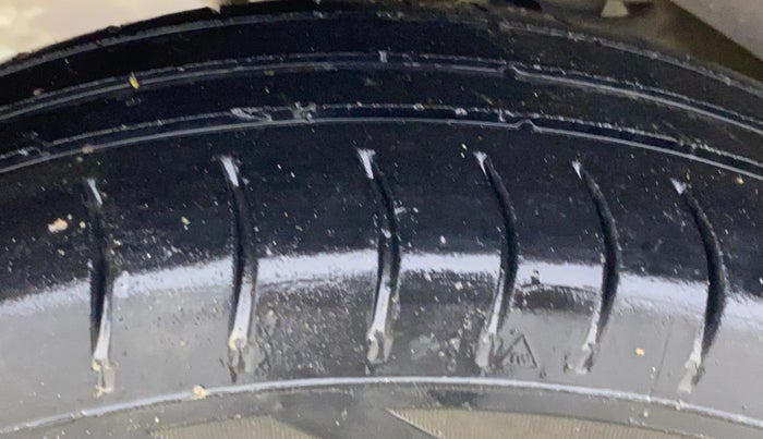 2018 Maruti Eeco 5 STR WITH A/C+HTR, CNG, Manual, 36,171 km, Right Rear Tyre Tread