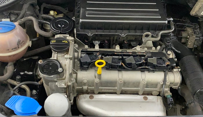 2016 Volkswagen Vento HIGHLINE 1.6 MPI, Petrol, Manual, 1,13,438 km, Engine View - Right