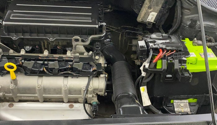 2016 Volkswagen Vento HIGHLINE 1.6 MPI, Petrol, Manual, 1,13,438 km, Engine View - Left