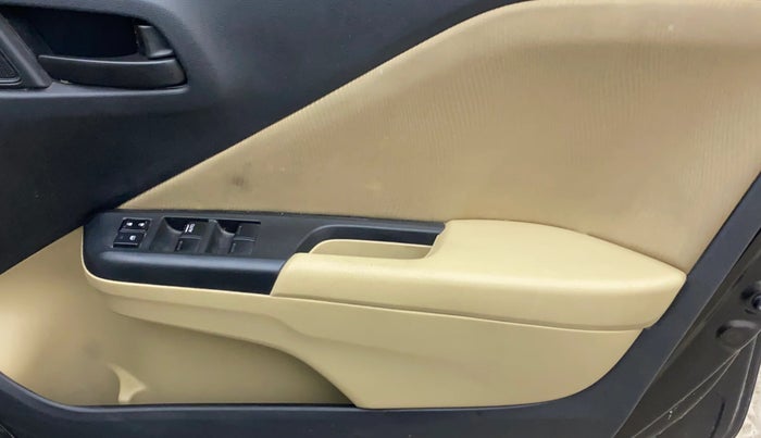 2015 Honda City 1.5L I-VTEC SV, Petrol, Manual, 1,07,468 km, Driver Side Door Panels Control