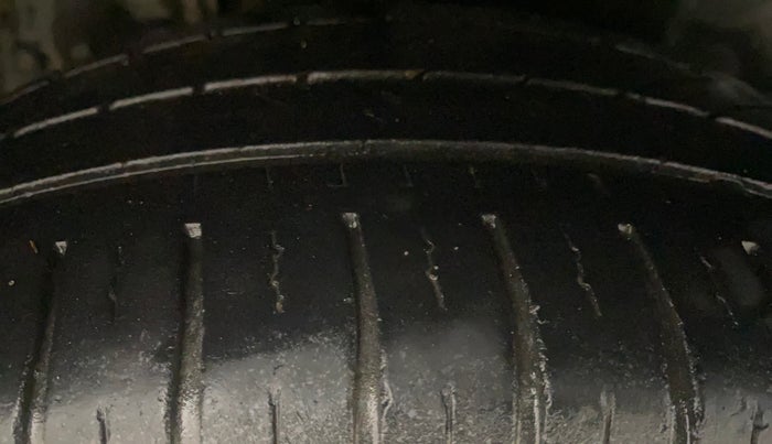 2018 Maruti Ertiga ZXI+, Petrol, Manual, 95,323 km, Right Rear Tyre Tread