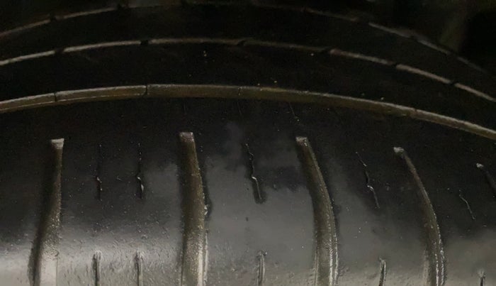 2018 Maruti Ertiga ZXI+, Petrol, Manual, 95,323 km, Left Rear Tyre Tread