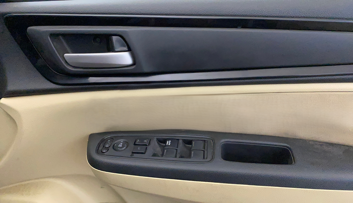 2018 Honda Amaze 1.2L I-VTEC S, Petrol, Manual, 62,305 km, Driver Side Door Panels Control