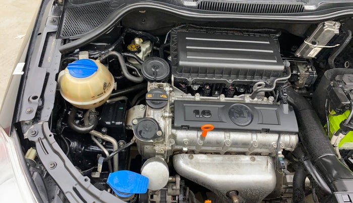 2012 Skoda Rapid ELEGANCE 1.6 MPI MT, Petrol, Manual, 1,04,264 km, Engine View - Right