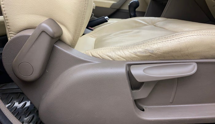 2012 Skoda Rapid ELEGANCE 1.6 MPI MT, Petrol, Manual, 1,04,264 km, Driver Side Adjustment Panel