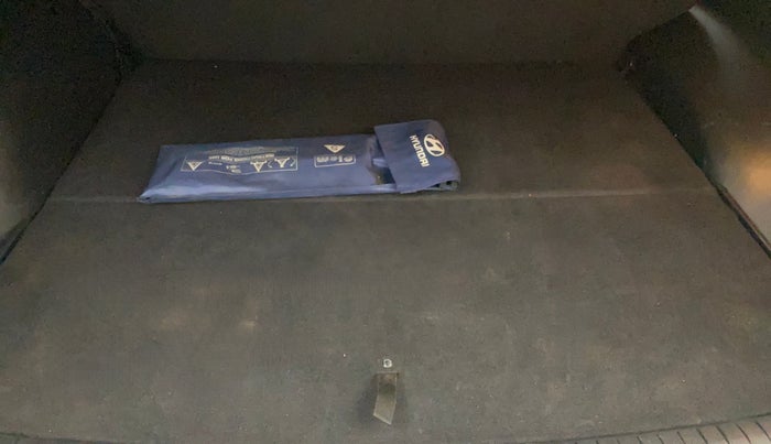 2017 Hyundai Creta S PLUS 1.4 DIESEL, Diesel, Manual, 1,17,398 km, Boot Inside