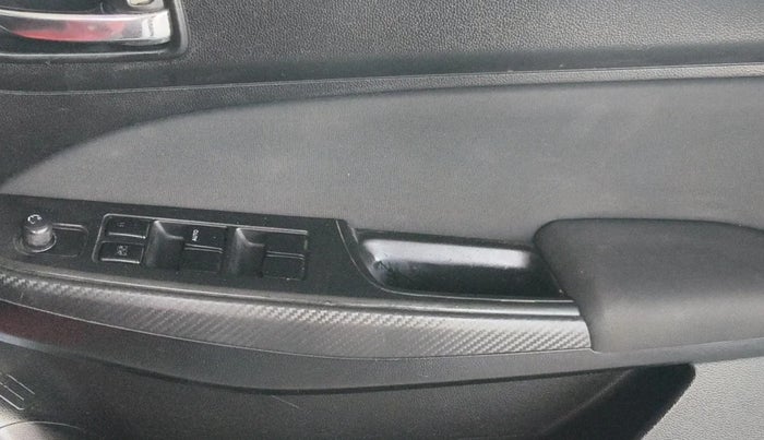 2018 Maruti Swift VXI, Petrol, Manual, 39,076 km, Driver Side Door Panels Control