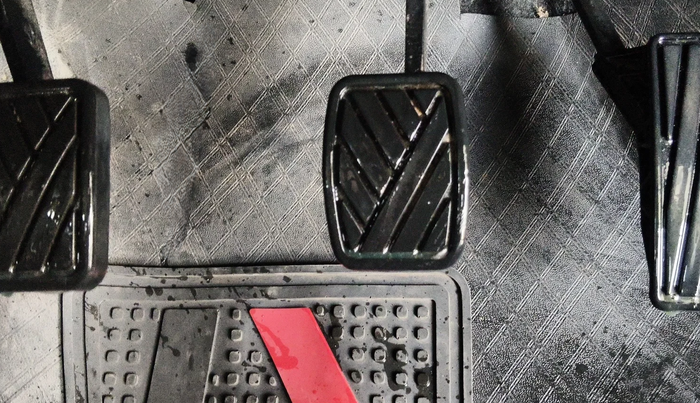 2018 Maruti Swift VXI, Petrol, Manual, 39,076 km, Pedals