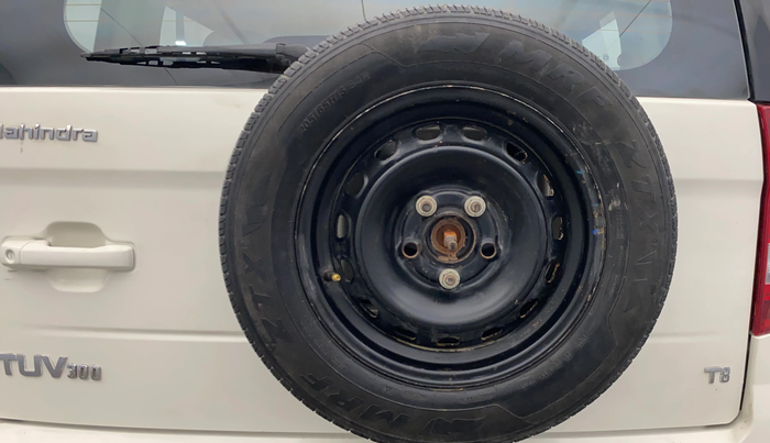 2017 Mahindra TUV300 T8, Diesel, Manual, 87,345 km, Spare Tyre