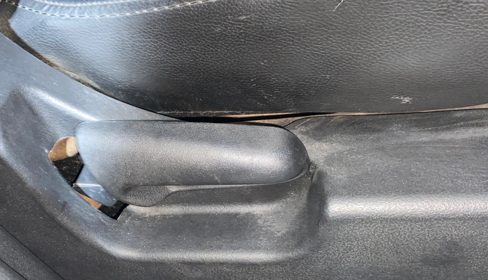 2013 Maruti Wagon R 1.0 VXI  ABS-AIRBAG, Petrol, Manual, 87,357 km, Driver Side Adjustment Panel