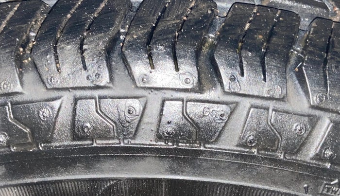 2017 Maruti Alto 800 VXI, CNG, Manual, 34,128 km, Left Rear Tyre Tread