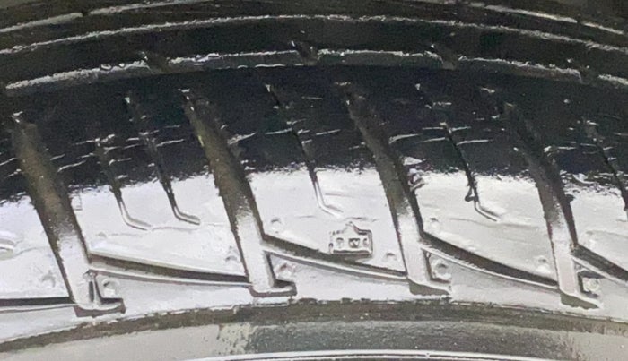 2015 Nissan Terrano XL (P), Petrol, Manual, 30,851 km, Right Rear Tyre Tread