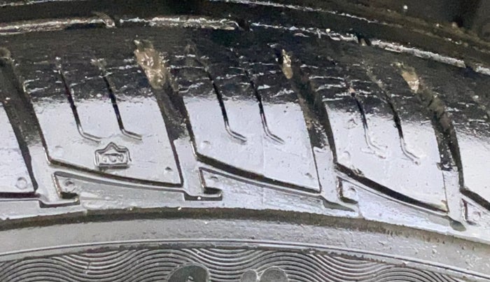 2015 Nissan Terrano XL (P), Petrol, Manual, 30,851 km, Left Front Tyre Tread