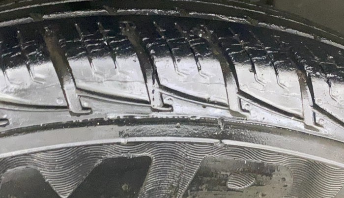 2015 Nissan Terrano XL (P), Petrol, Manual, 30,851 km, Right Front Tyre Tread