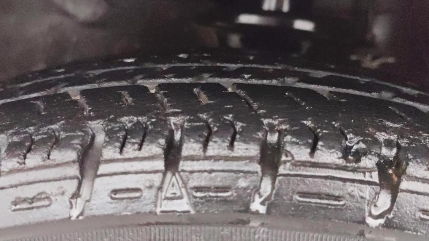 2018 Maruti Alto K10 VXI AMT, Petrol, Automatic, 52,556 km, Left Front Tyre Tread