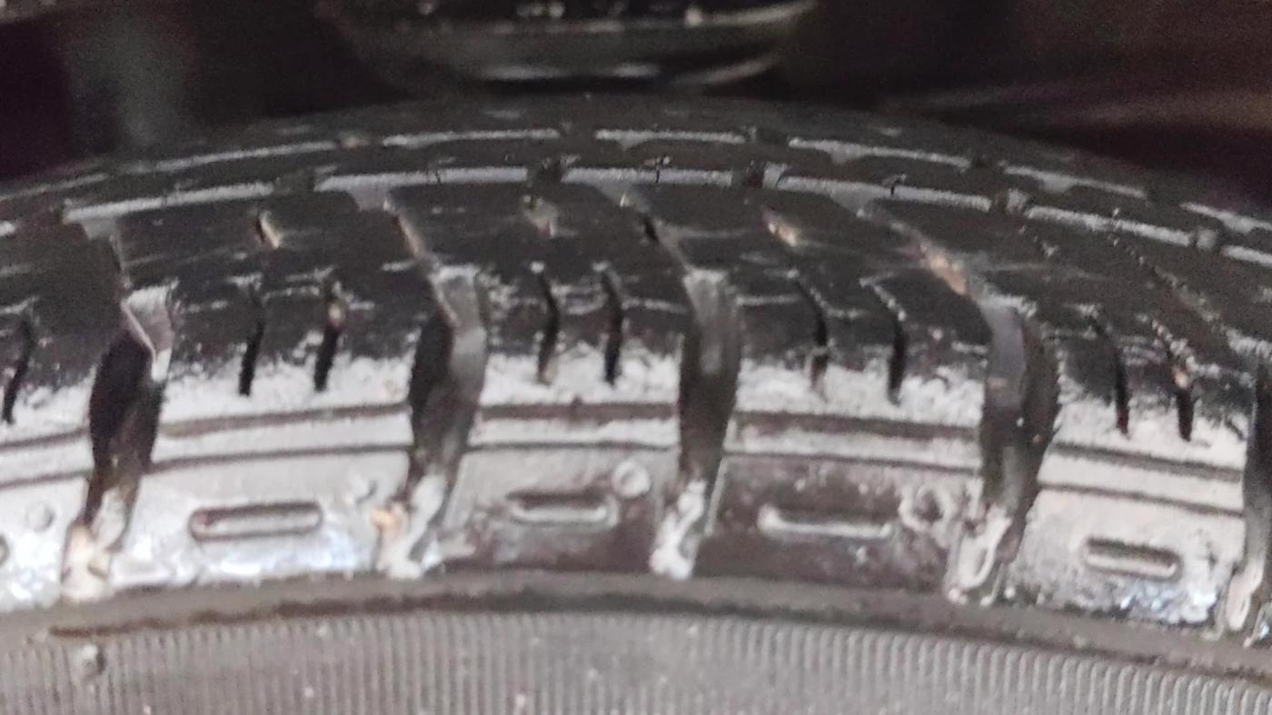 2018 Maruti Alto K10 VXI AMT, Petrol, Automatic, 52,556 km, Left Rear Tyre Tread
