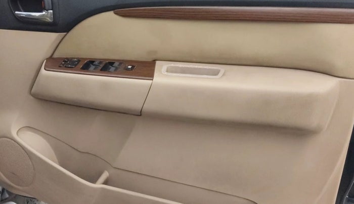 2013 Ford Endeavour 2.5L 4X2 MT, Diesel, Manual, 74,042 km, Driver Side Door Panels Control